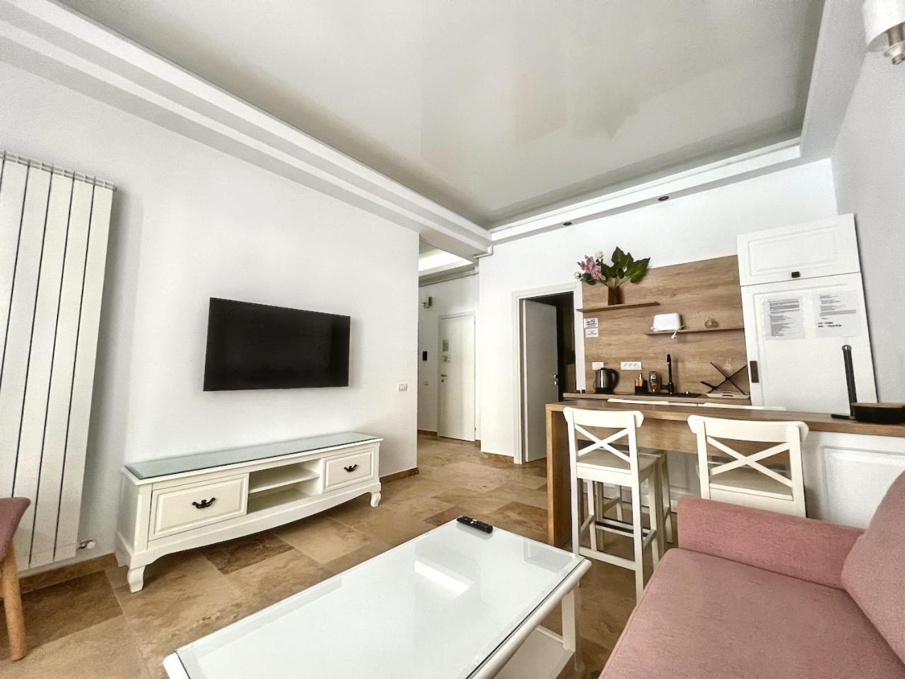 Black Sea Booking - Oana Navodari Luaran gambar